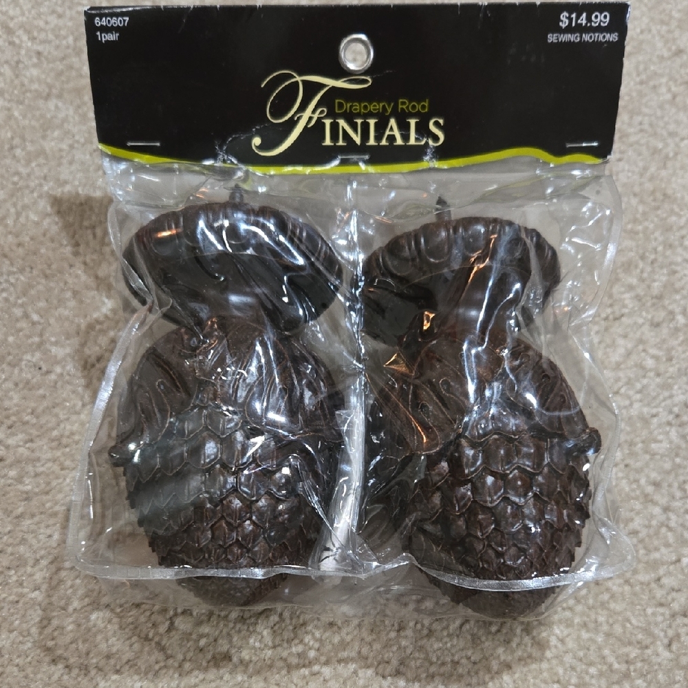 Pinecone Brown Drapery Rod Finials